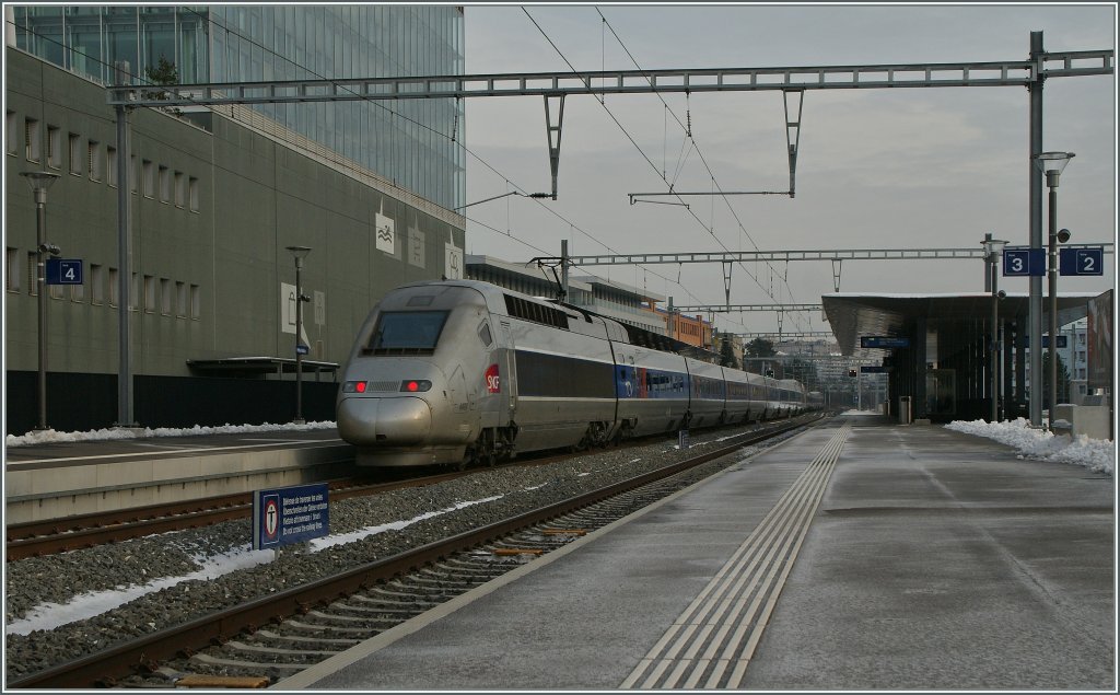 TGV Lyria 4403 and 4404 from Paris to Lausanne don't stop in Prilly-Mallay.
18.01.2013