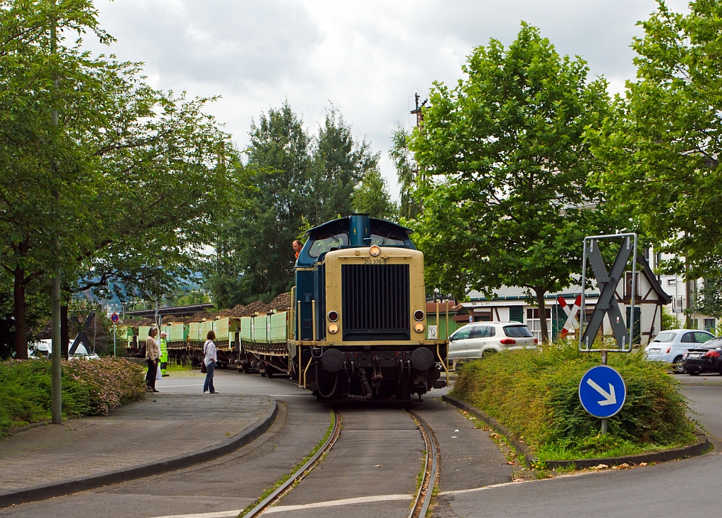 The 212 376-8 ex DB V 100 2376 of the Aggerbahn (Andreas Voll e.K., Wiehl) ranked on 10.07.2012 in Siegen-Weidenau, here in the former area of ​​the small railway station.