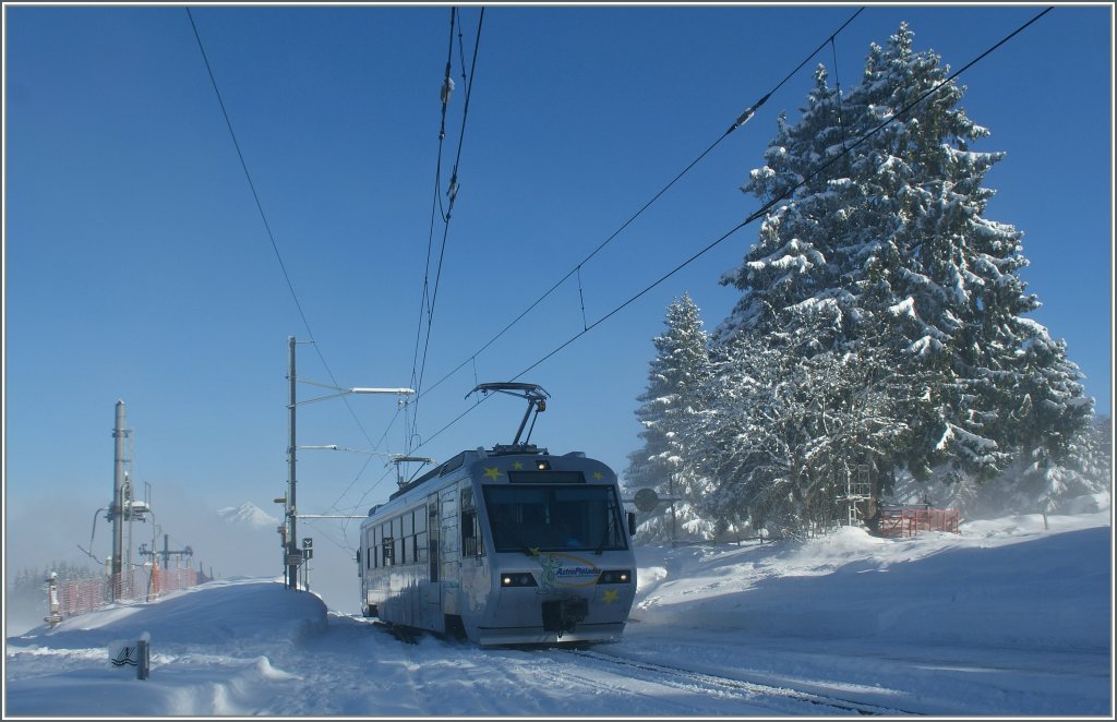 The CEV Be 2/4 N 72 on the sumit Station Les Pliades.
19.12.2012