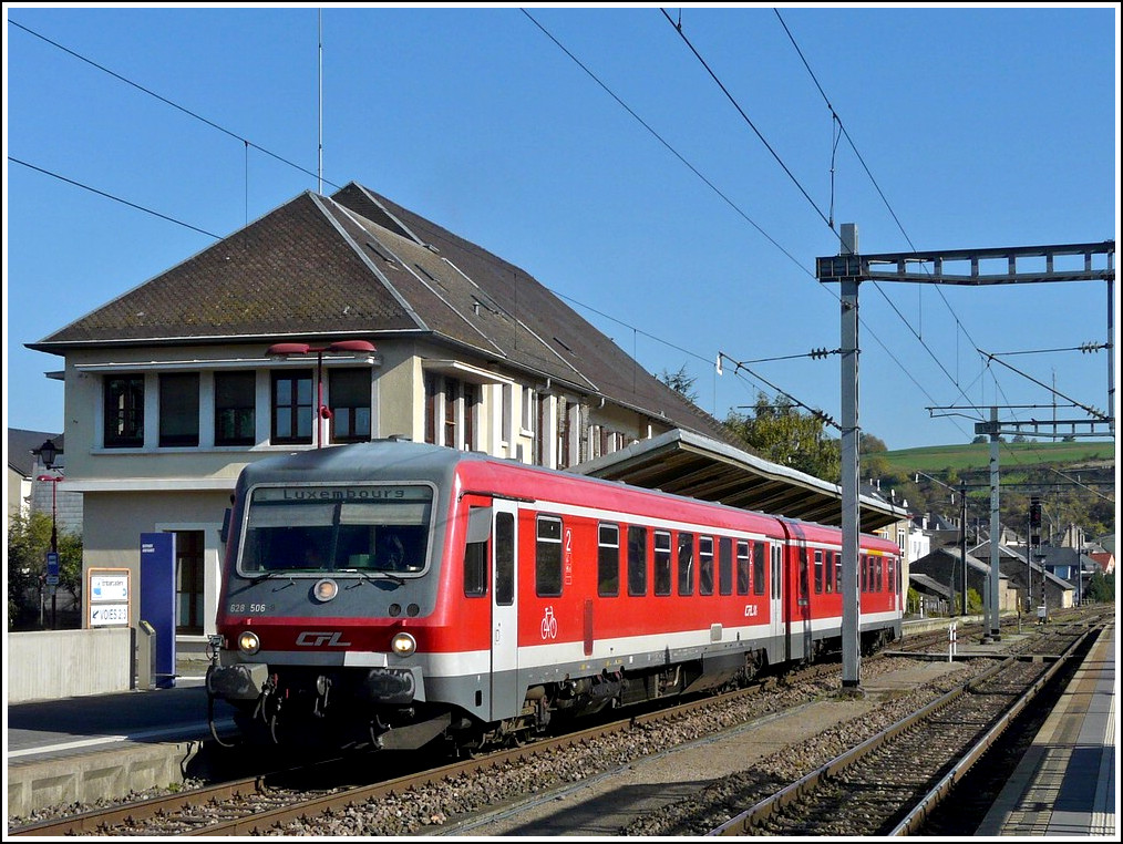 The CFL 628 506 is leaving the station of Wasserbillig on October 16th, 2011.