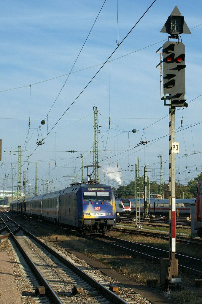 The DB 101 101-4 with an IC to Nrnberg in Basel Bad. Bf. 
03.10.2009