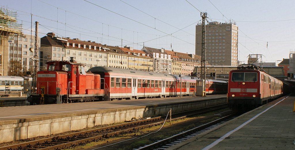 The DB V 362 939-1 and the E 111 001-4 in Mnchen Main Station.
12.11.2009