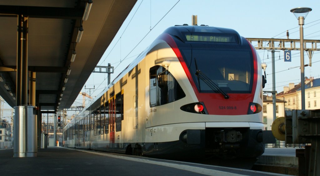 The first  FLIRT  of the Geneve - La Plaine DC-Line.
27.08.2009
 
