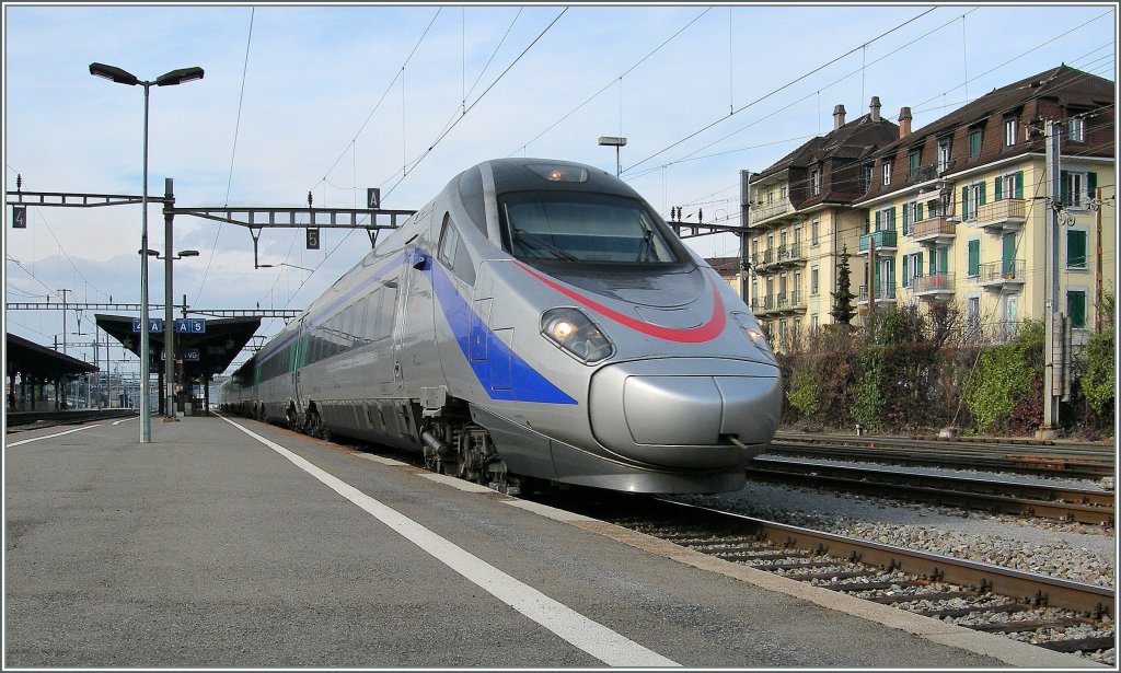 The FS ETR 610 on the way to Milano in Renens VD. 
26.01.2011