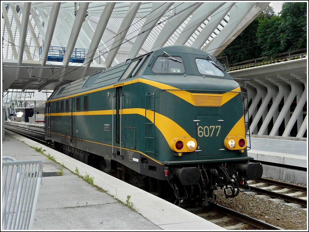 The heritage HLD 6077 pictured in Lige Guillemins on June 28th, 2008.