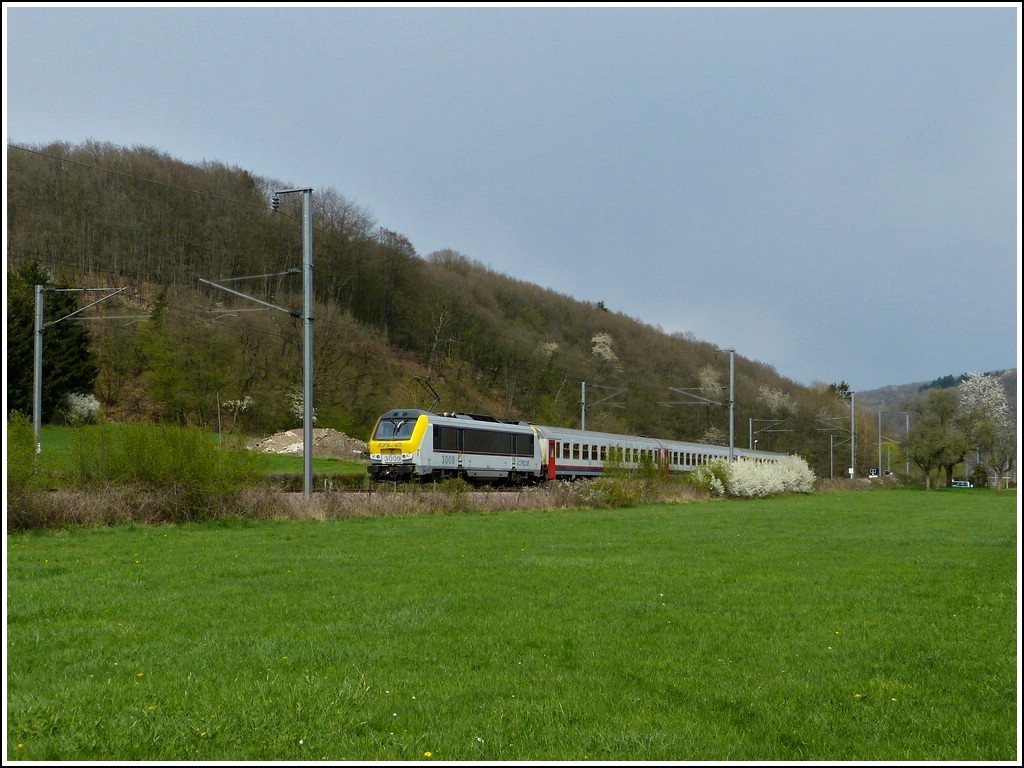 The IR 115 Liers - Luxembourg City is running through Erpeldange/Ettelbrck on April 14th, 2012.