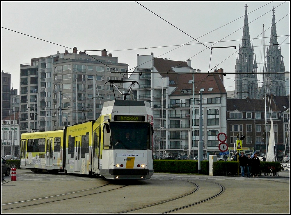 The Kusttram N 6019 is arriving at the station of Oostende on April 12th, 2009.