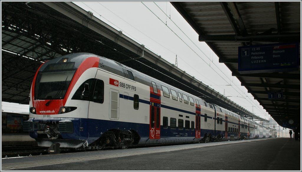 The new KISS 511 003 on a test run in Lausanne.
31.01.2012