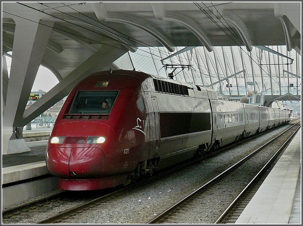 The PBKA Thalys unit 4321 is leaving the station Lige Guillemins on January 16th, 2009.