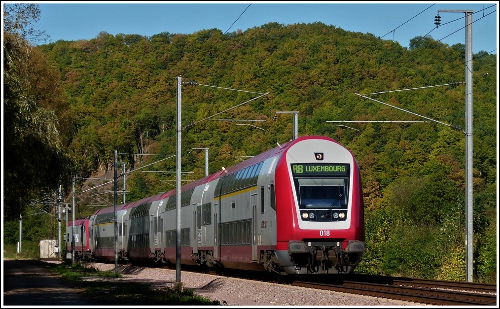 The RB 3240 Wiltz - Luxembourg City is running through Erpeldange/Ettelbrck on October 15th, 2011.
