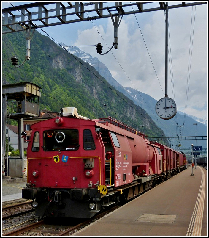The SBB rescue train pictured in Erstfeld on May 24th, 2012.