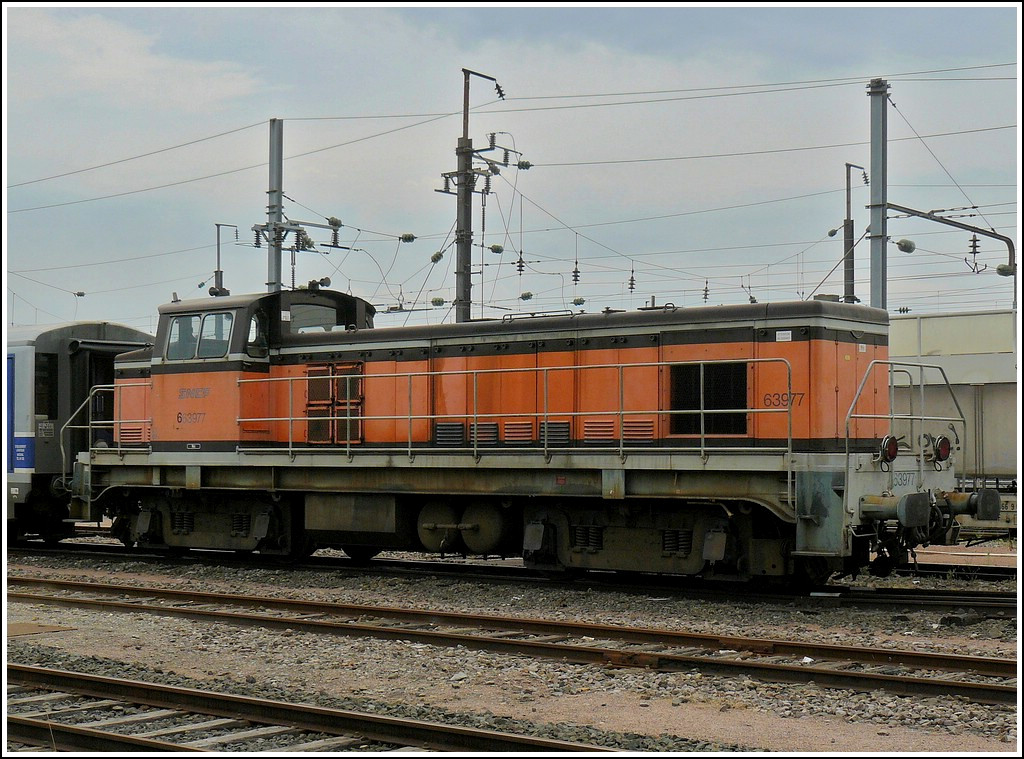 The shunter engine BB 63977 pictured in Metz on June 22nd, 2008.