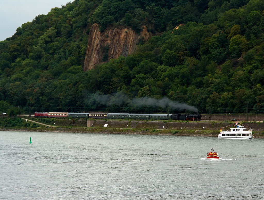 The steam locomotive tradition Oberhausen, on a special train to the  Rhine in Flames , here on 13.08.2011 shortly before Koblenz-Ehrenbreitstein. Train locomotive is the locomotive 41 360 'Lady of Bismarck  and pushing the locomotive V 200 116.