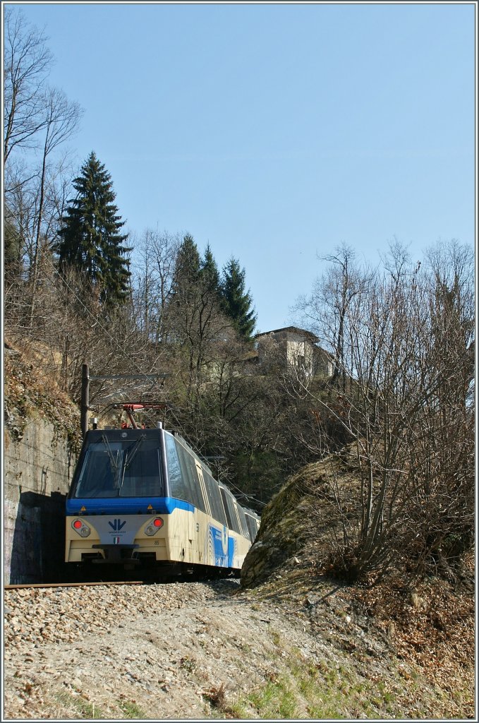 The  Treno Panoramico  on the way to Locarno near Verdasio.
24.03.2011
