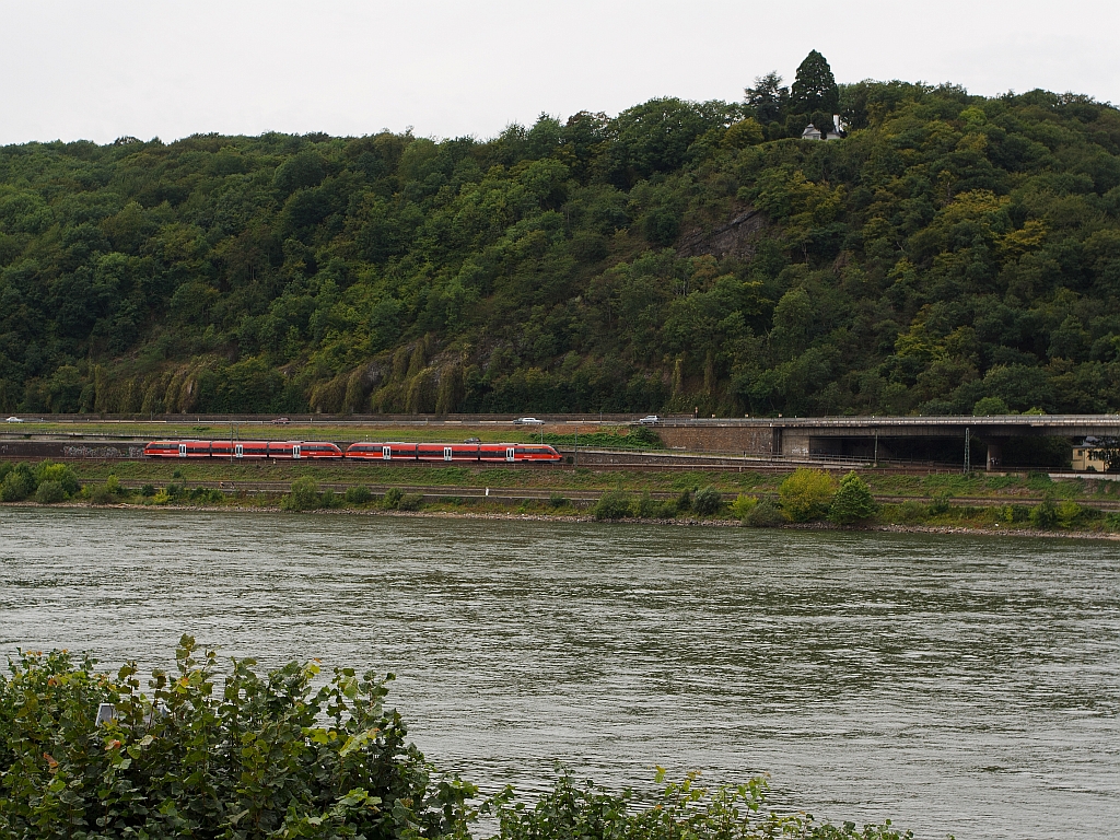 Two coupled, 3-piece TALENT (BR 644), of the DB Regio runs on 11.08.2011 on the left side of the Rhine, across from Unkel, upward in the direction of Koblenz.