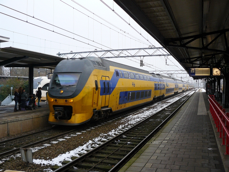 Unit 9411 and 9418 pictured in Dordrecht 08-12-2010.