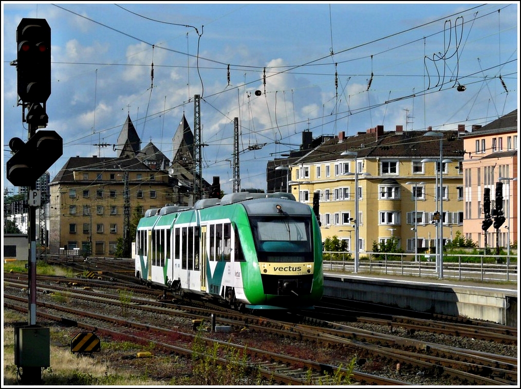Vectus VT 256 is arriving at the main station of Koblenz on June 23rd, 2011.