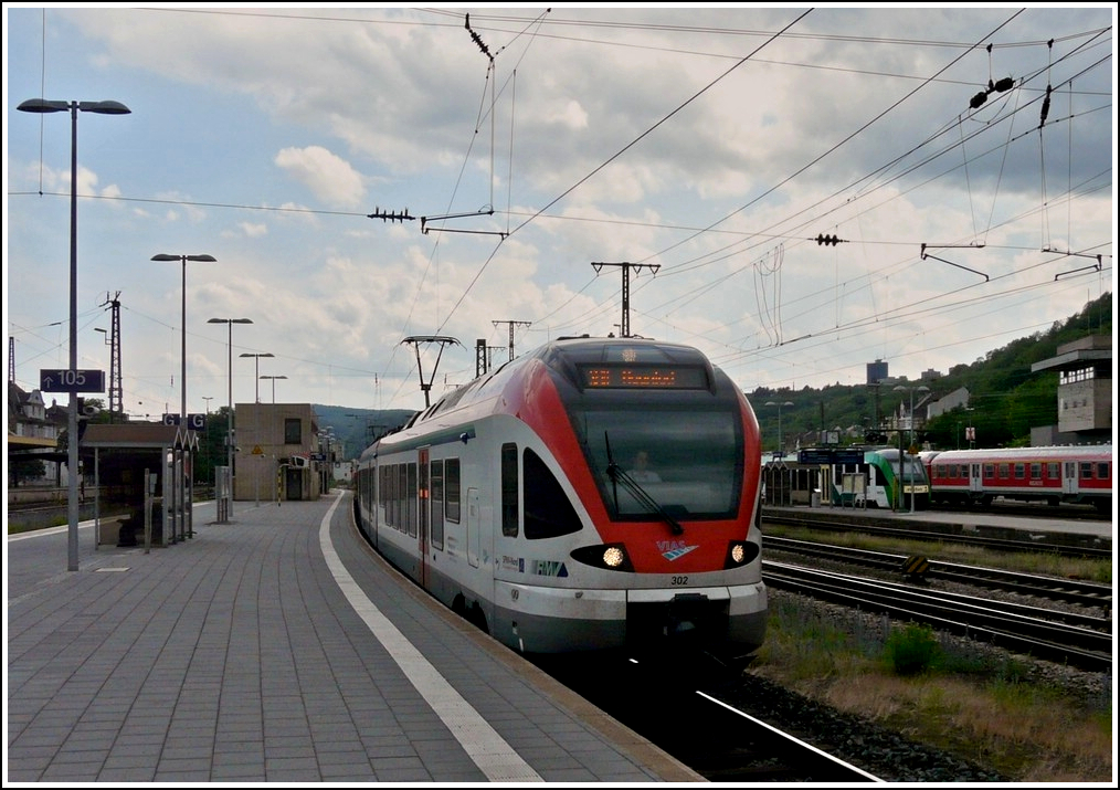 VIAS N 302 is arriving at the main station of Koblenz on May 22nd, 2011.