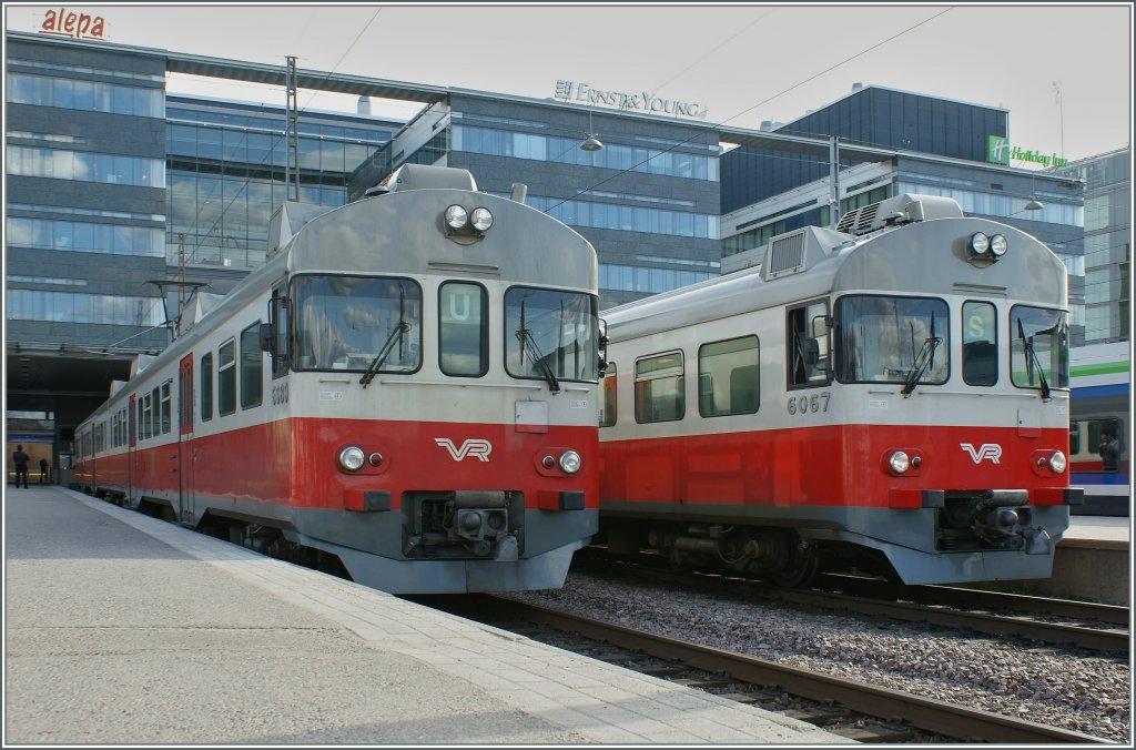 VR Sm2 6080 and 6067 in Helsinki. 
29.04.2012