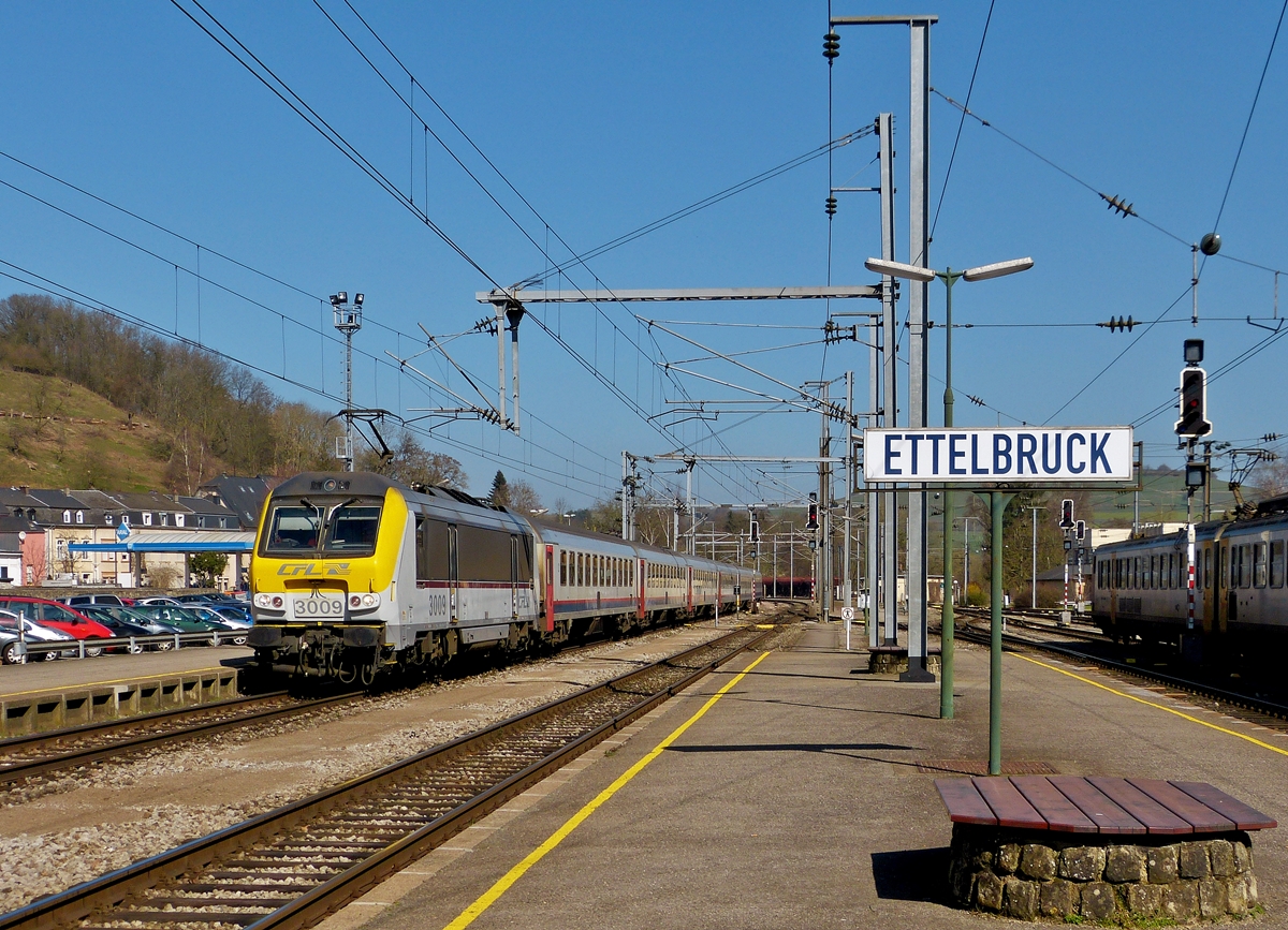 . 3009 is hauling the IR 115 Liers - Luxembourg City into the station of Ettelbrck on March 10.2014.
