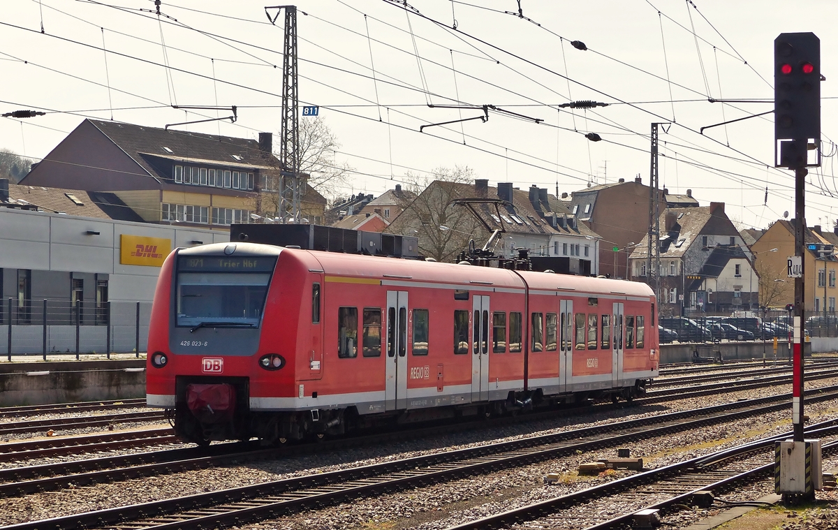 . 426 023-6 pictured in Trier main station on April 10th, 2015.