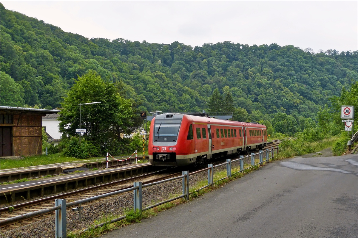 . 612 143 is leaving the station of Balduinstein on May 26th, 2014.