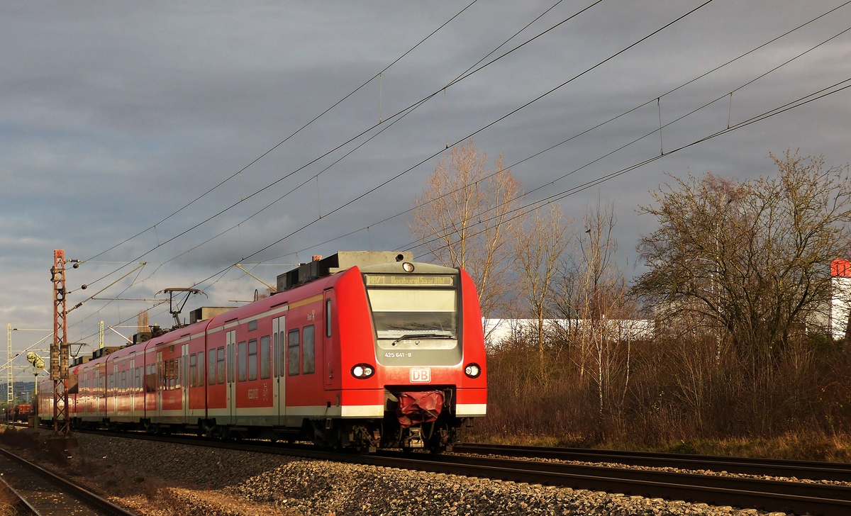 . A RB 71 to Homburg (Saar) photographed in Ensdorf on December 20th, 2014.