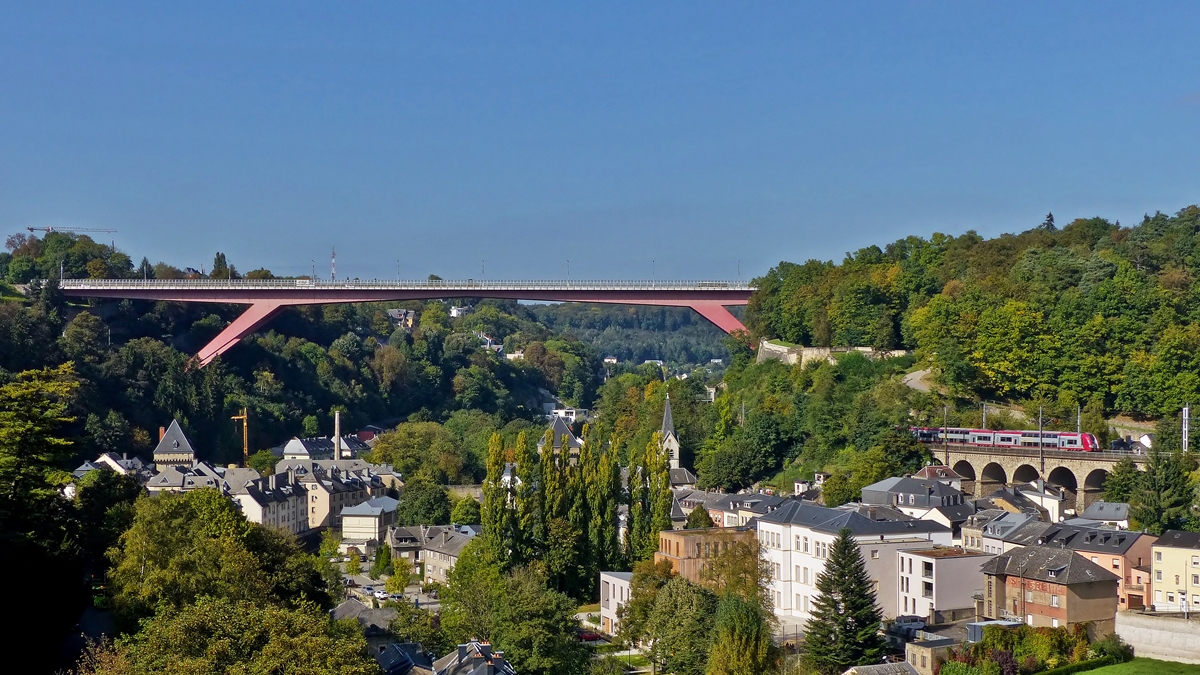 . A Z 2200 unit is running on the Grnewald viaduct in Luxembourg City on September 23rd, 2014.