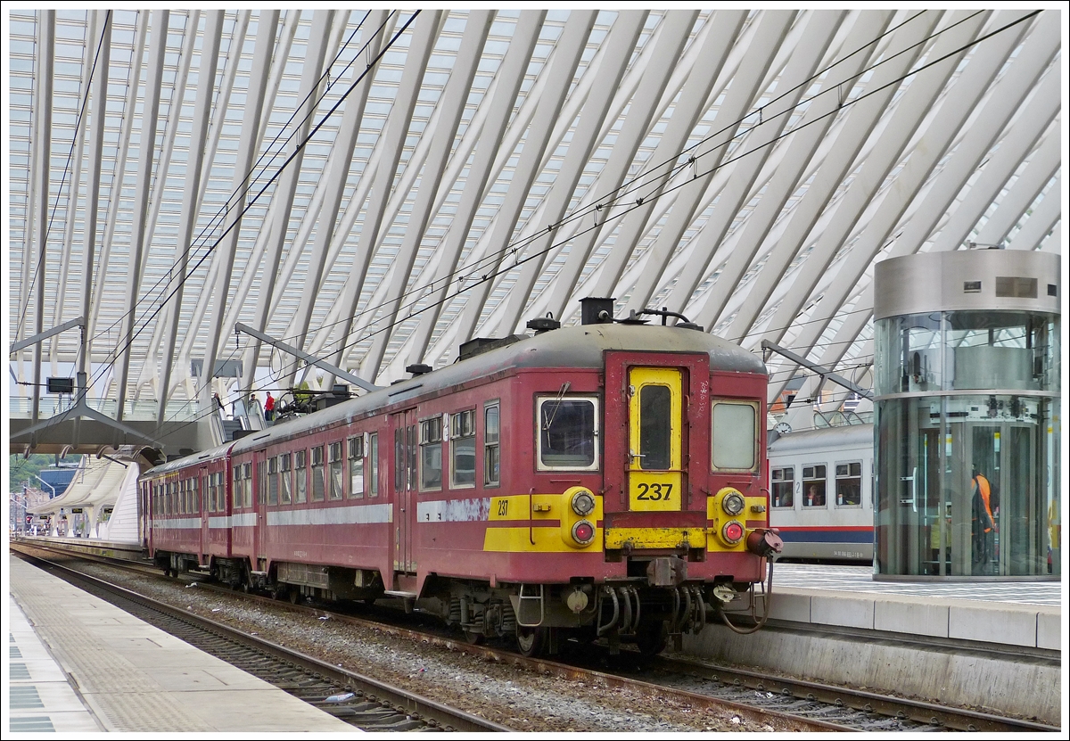 . AM63 237 photogaphed in Lige Guillemins on May 10th, 2013.
