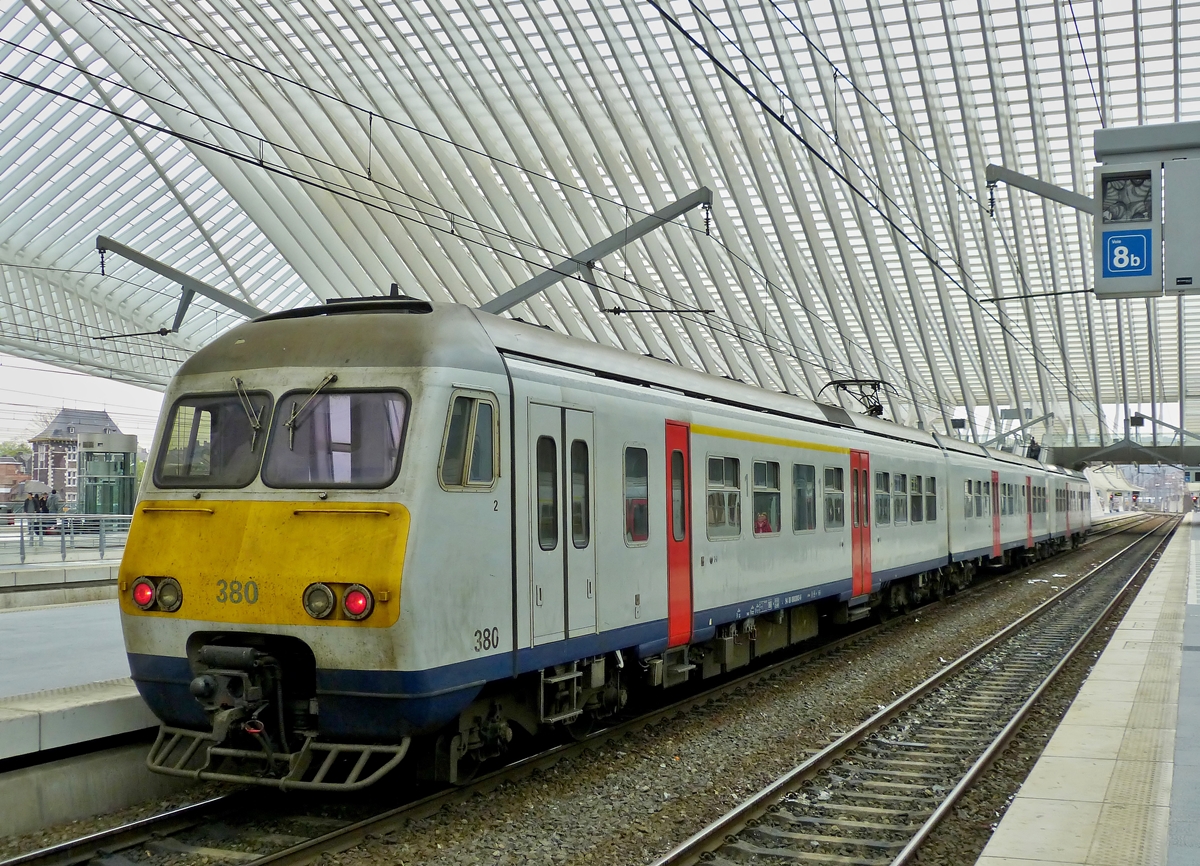 . AM80 380 photographed in Lige Guillemins on April 4th, 2014.