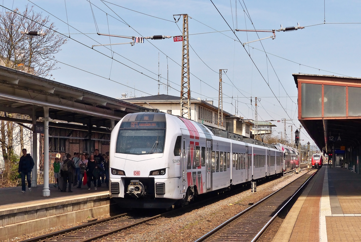 . DB Regio SWEX and CFL KISS are arriving together in Trier main station on April 10th, 2015.