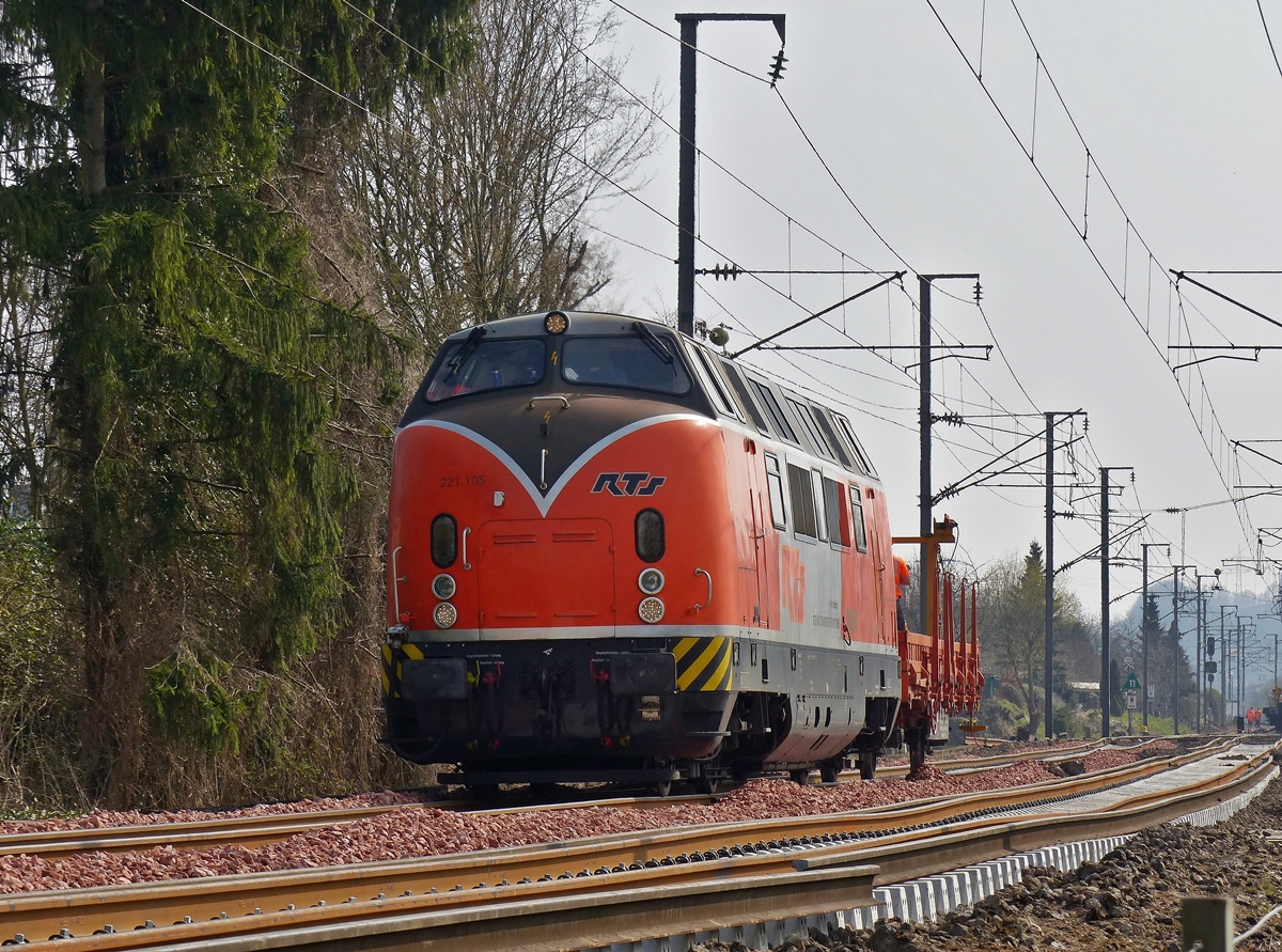 . RTS 221 105-0 photographed between Mersch and Rollingen on April 8th, 2015.