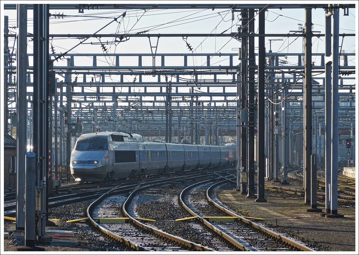 . The TGV Rseau 512 is arriving in Luxembourg City on December 16th, 2013.