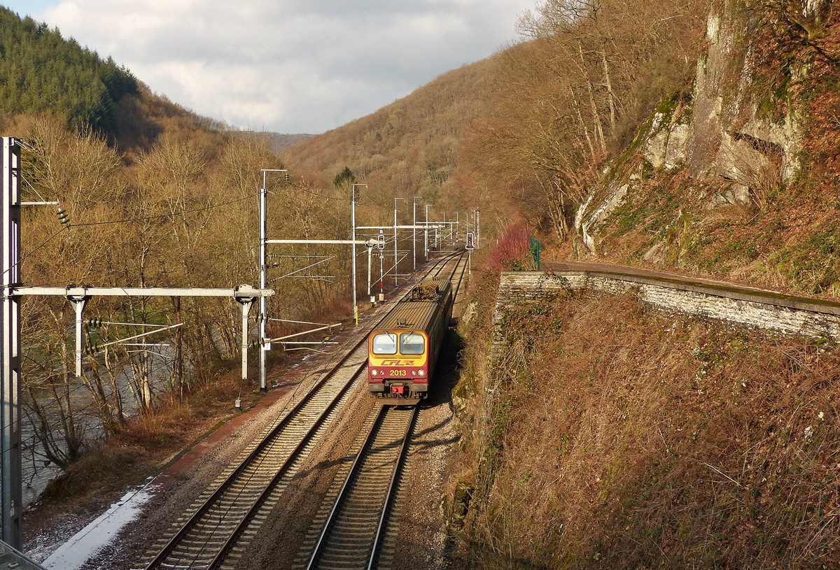 . Z 2013 as RE 3838 Troisvierges - Luxembourg City pictured near Goebelsmhle on January 20th, 2015.