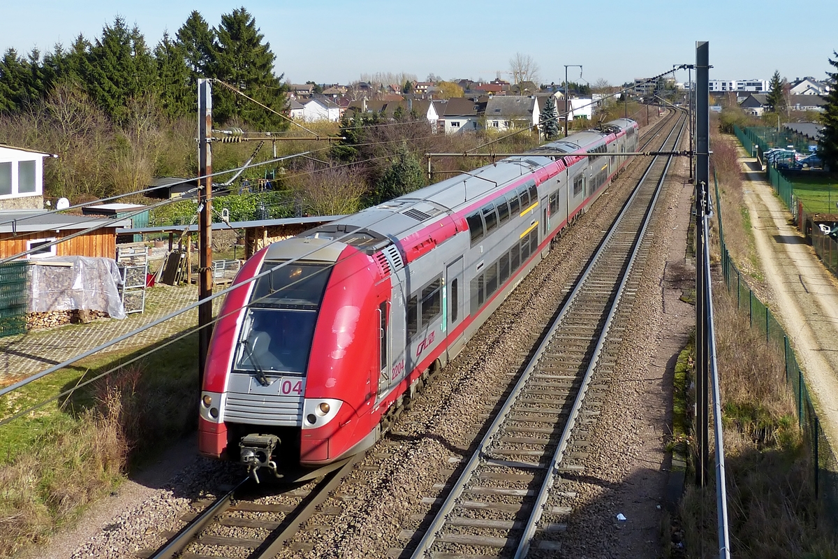 . Z 2204 is running through Schifflange on February 24th, 2014.
