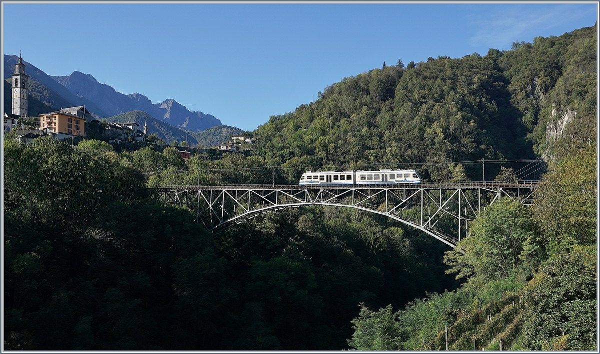 A ABe 4/6 on the Isorno Bridge by Intragna. 

10.10.2019