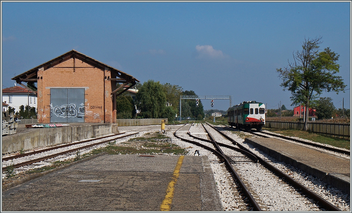 A Aln 668 is arriving at Brescello.
22.09.2014