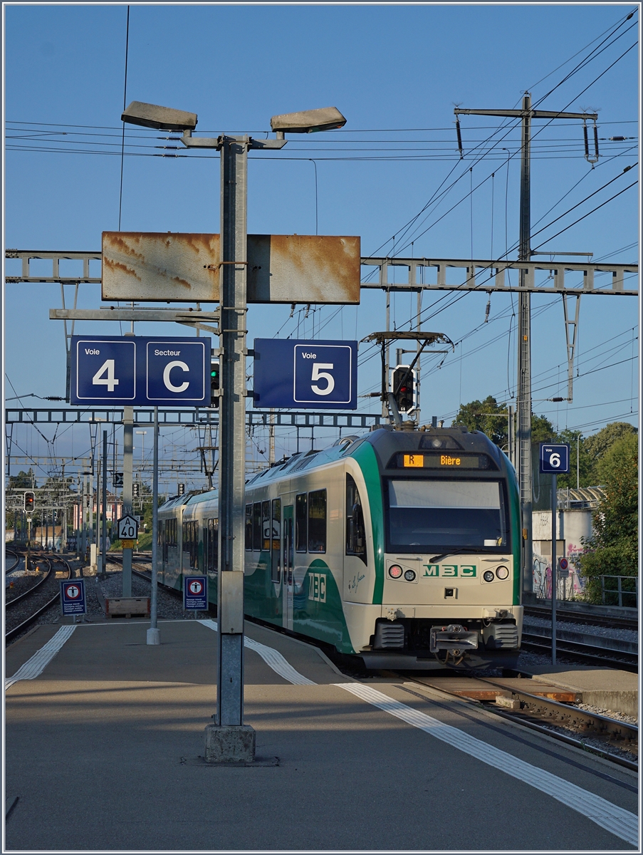 A BAM local train service is leaving Morges on the way to Bière.

02.09.2020