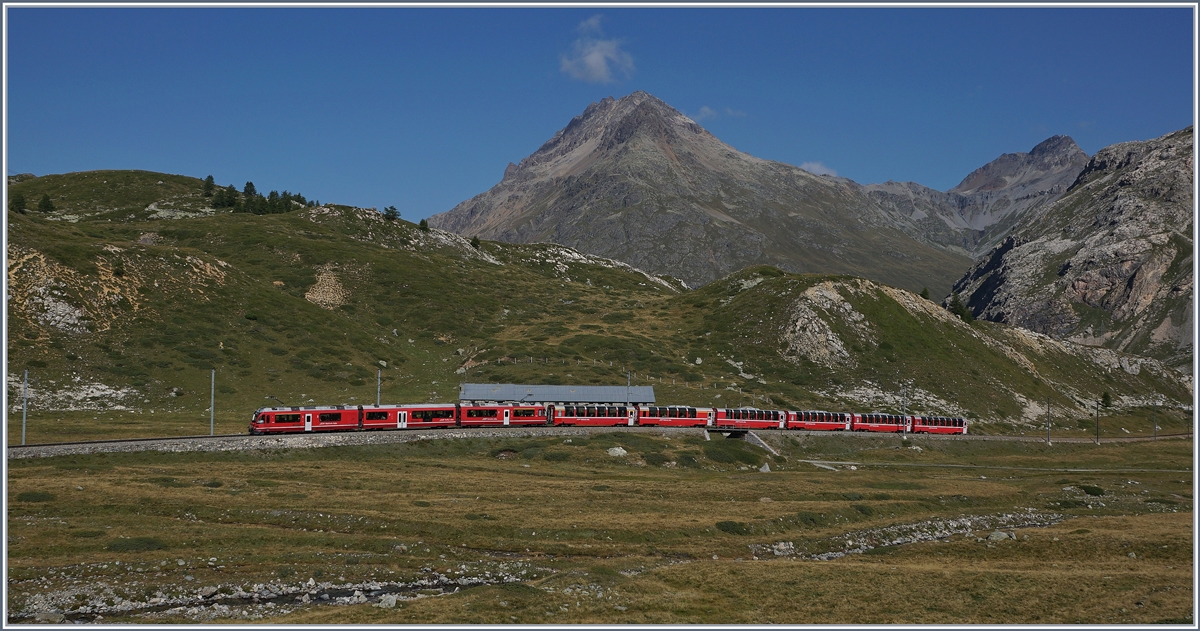 A Bernina Express between Bernina Lagalp and Bernina Ospizio. 13.09.2016