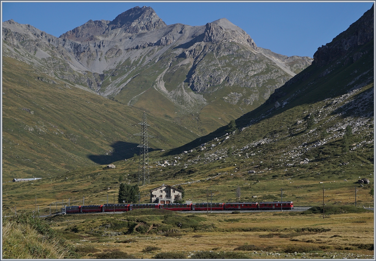A Bernina Express to Tirano between Bernina Lagalp and Ospizio.
13.09.2016