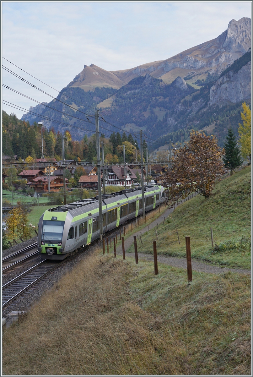 A BLS RABe 535  Lötschberger  on the way from Brig to Bern by Kandersteg. 

11.10.2022