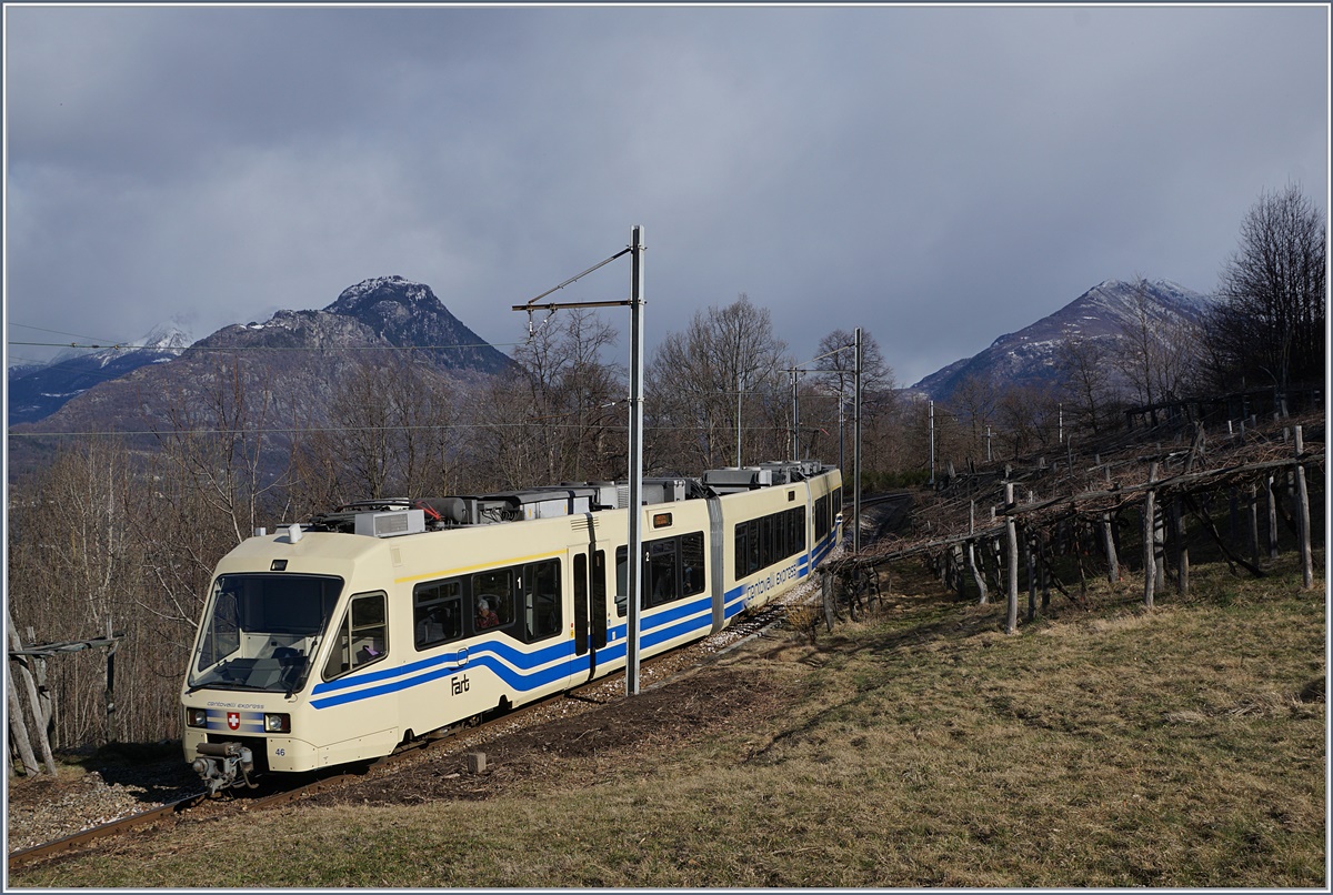 A Centovalli Express on the way to Locarno near Trontano.
01.03.2017