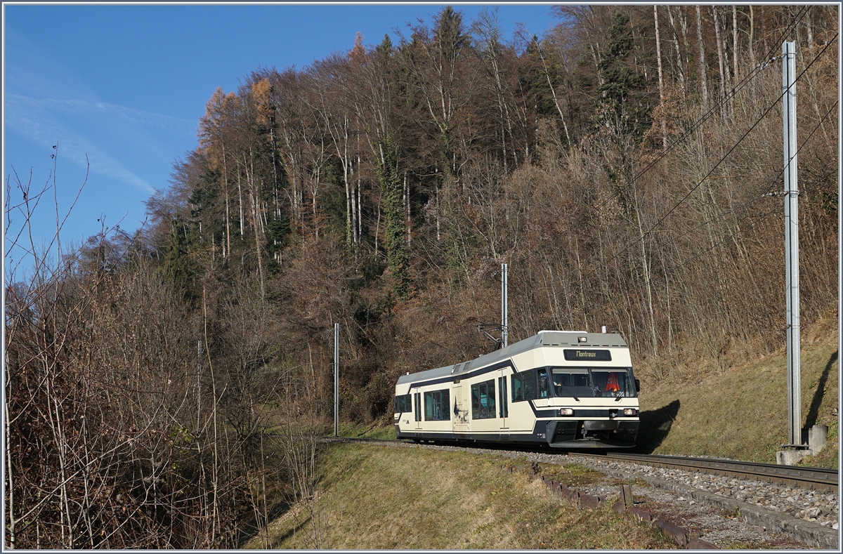 A CEV MVR GTW Be 2/6 from Les Avants to Montgreux near Chamby.
15.12.2016