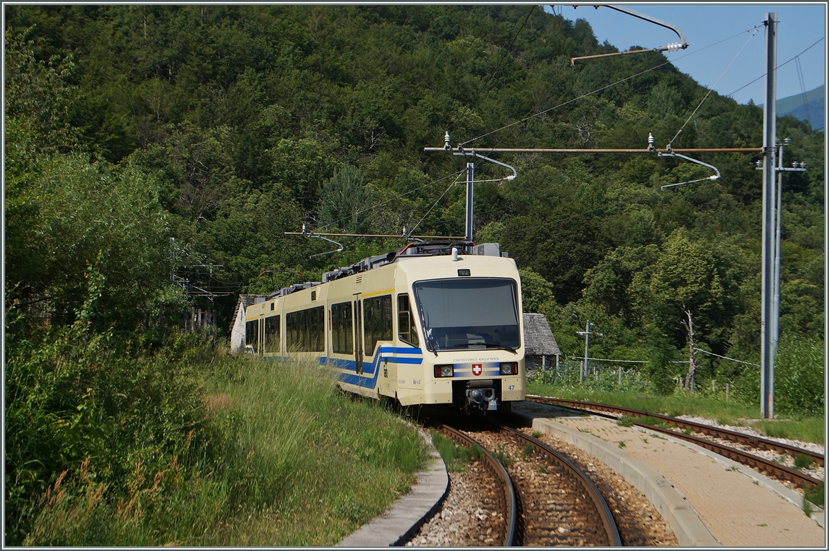 A FART Centovalli Express is arriving at Verigo.
10.06.2014