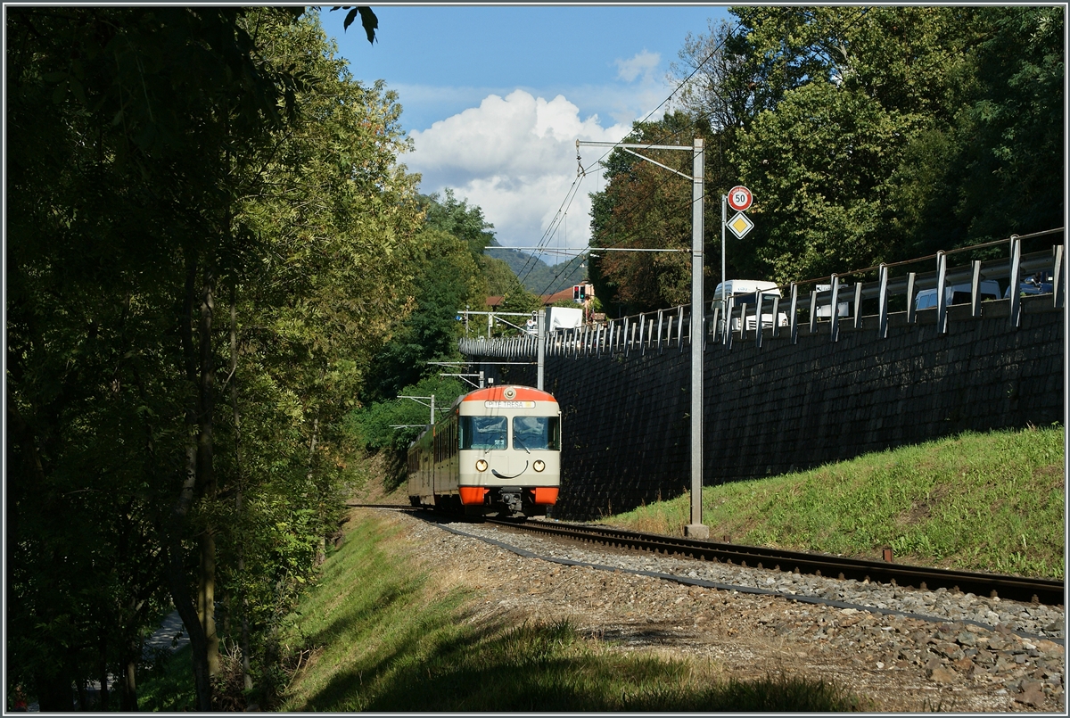 A FLP local train (S60) between Sorengo Laghetto and Cappella Agnuzzo
12.09.2013