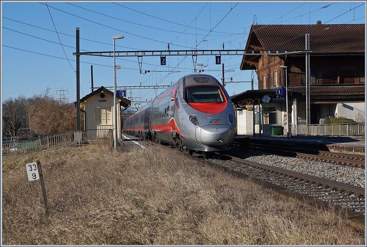 A FS ETR 610 on the way to Lausanne by Roches VD. 
17.02.2019