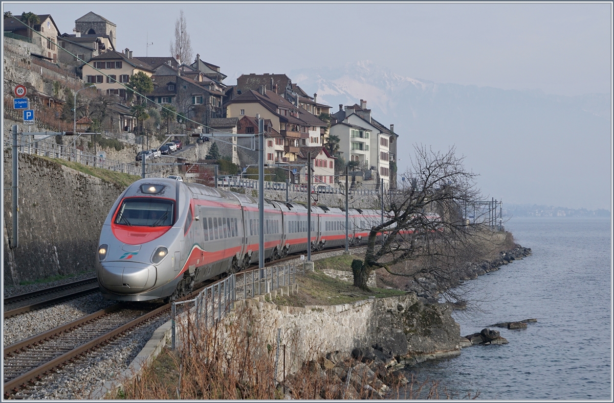 A FS Trenitalia ETR 610 on the way to Geneva by St Saphorin.
06.02.2018 