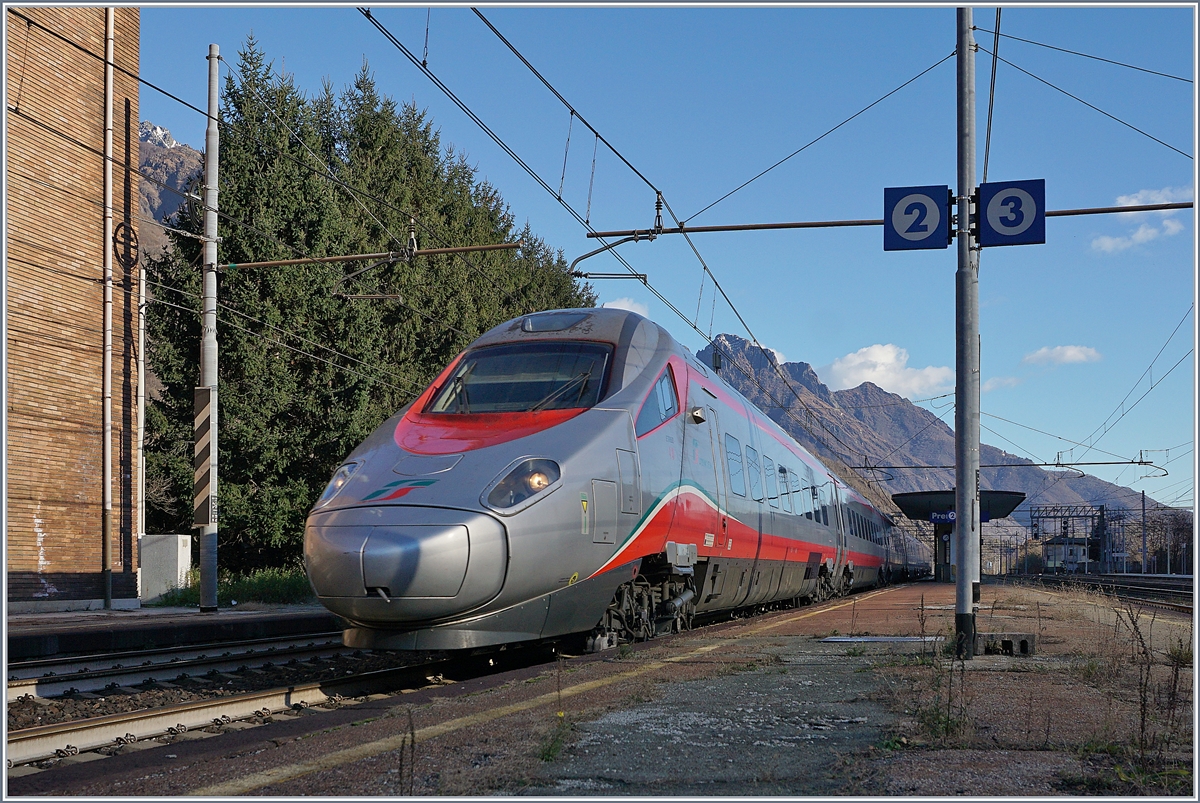 A FS Trenitalia ETR 610 on the way to Geneva in Premosello.
04.12.2018