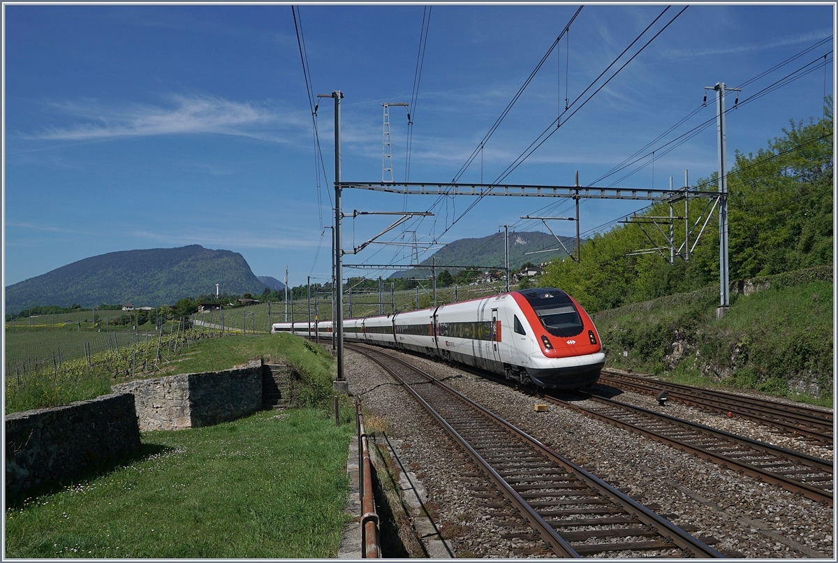 A ICN by Auvernier on the way to Biel/Bienne.
16.05.2017