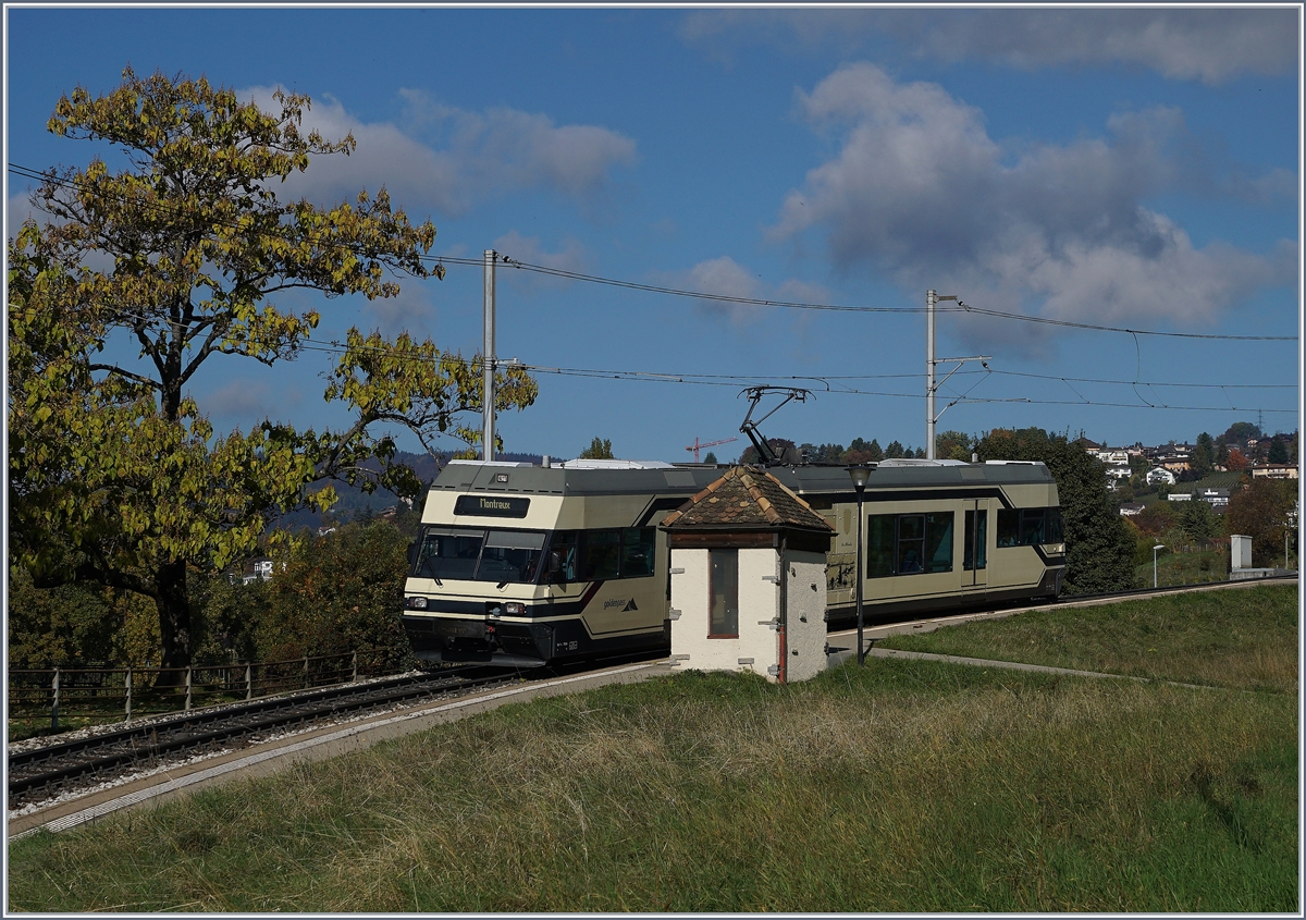 A MVR GTW Be 2/6 makes a stop at Châtelard VD.
27.10.2016